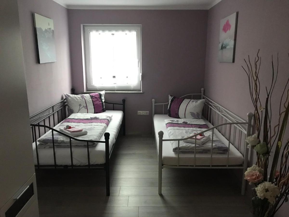 Gemutliche 3-Zimmer Wohnung Saal an der Donau Exterior photo